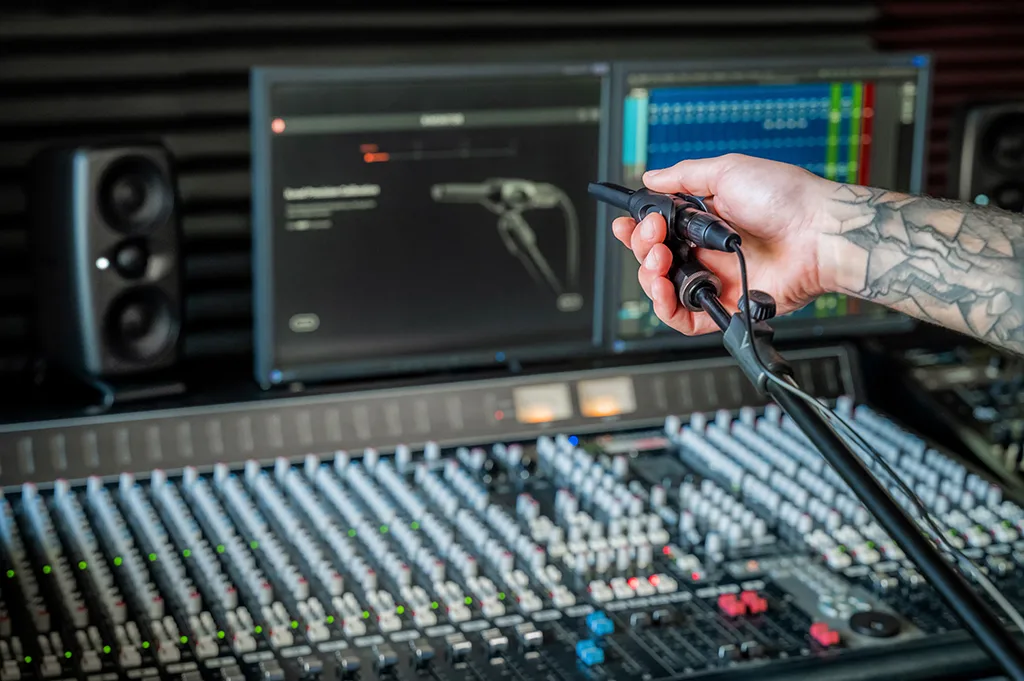 iLoud MTM MKI vs iLoud MTM MKII: Evolution of Compact Studio Monitors