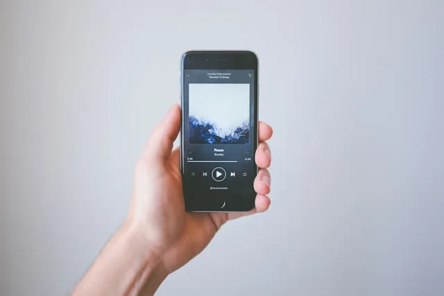 The Evolution of Streaming: How the Digital Revolution Transformed the Music Industry